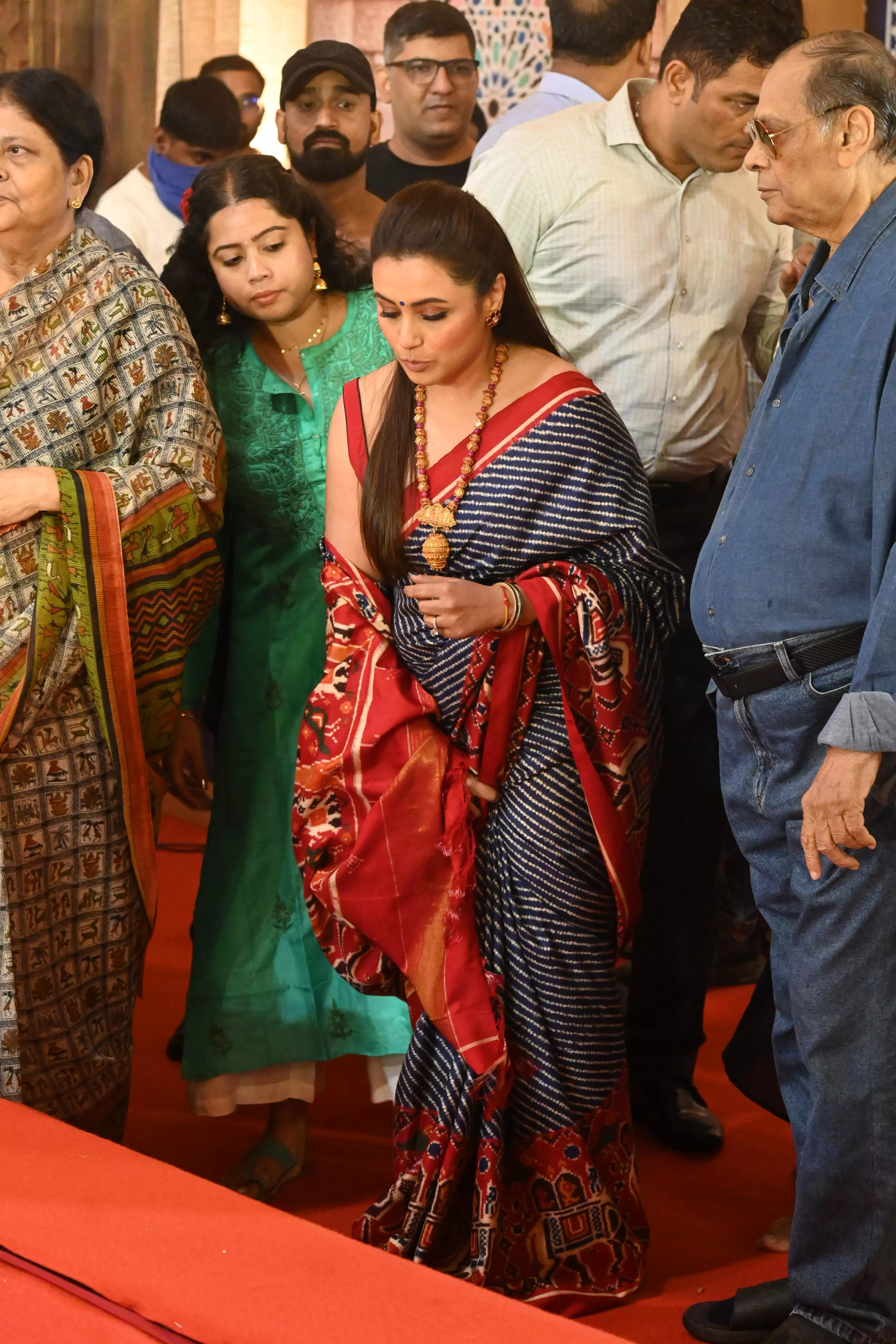 Rani Mukherji Entering The Pandal