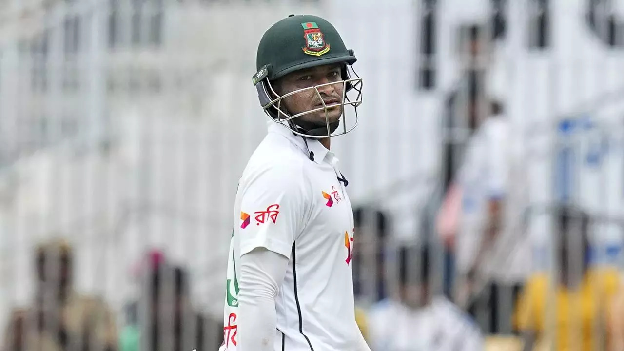 strongShakib Al Hasanstrong