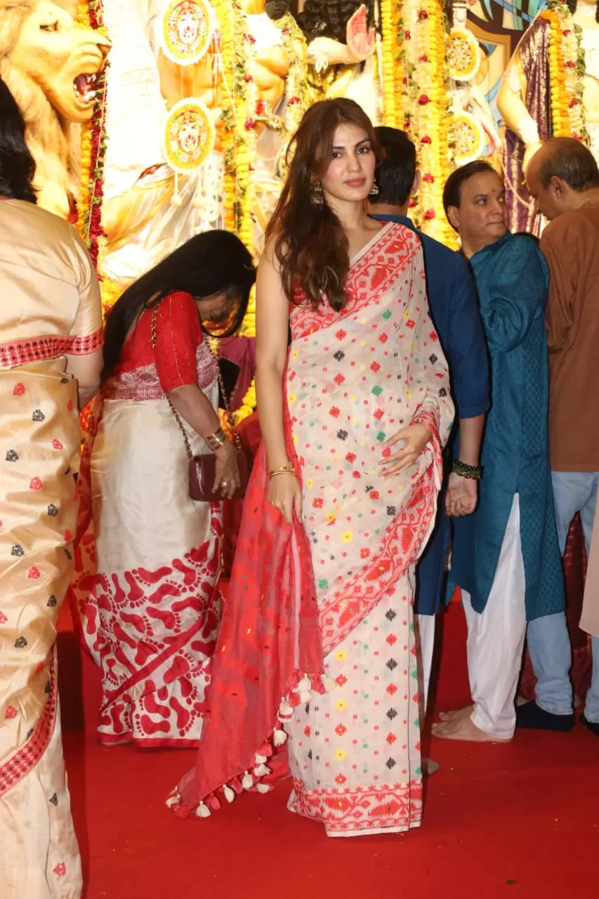 Red and white saree for the win