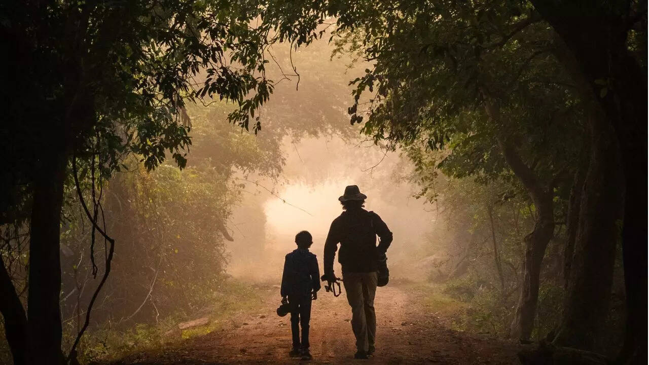 10-year-old girl takes inspiration from both her parents, wildlife professionals