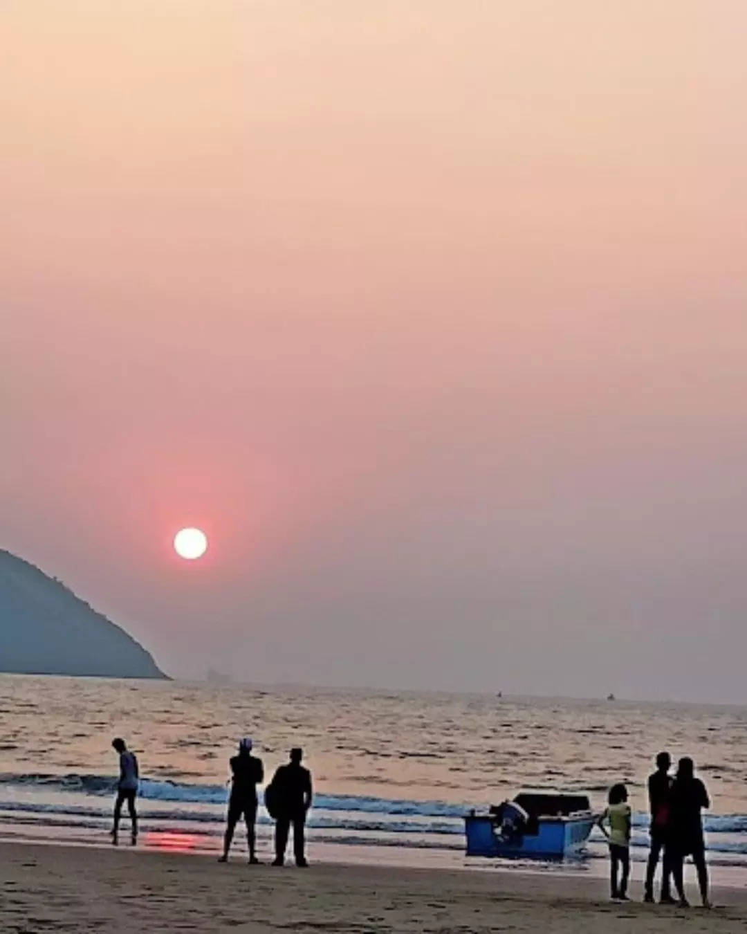 Karwar Tourist Place ಕುಟುಂಬದೊಂದಿಗೆ ಭೇಟಿ ನೀಡಬಹುದಾದ ಸುಂದರ ಪ್ರವಾಸಿ ತಾಣ ಕಾರವಾರ