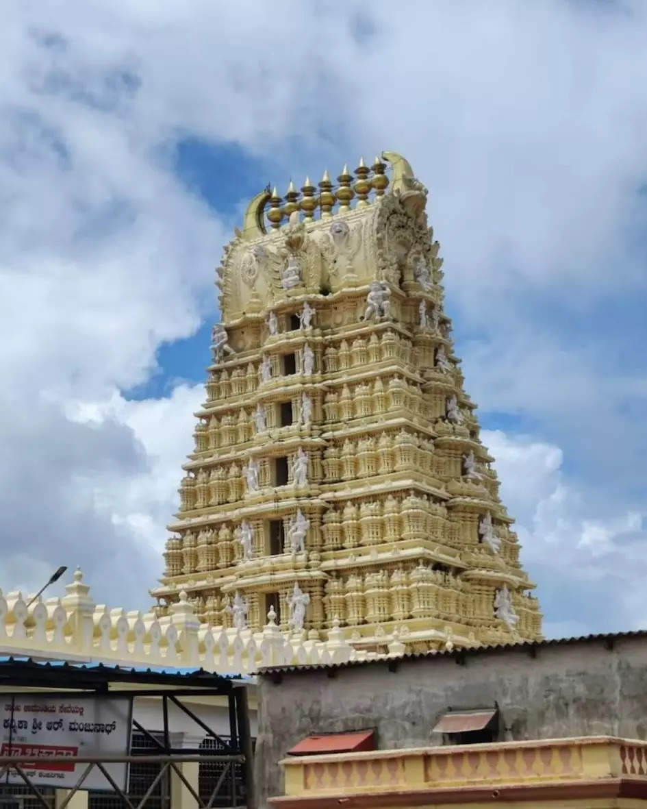 ಚಾಮುಂಡೇಶ್ವರಿ ದೇವಿ ದೇಗುಲ