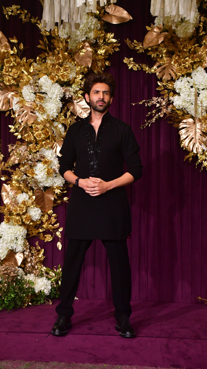 Kartik Aaryan Brings His A-Game To The Event