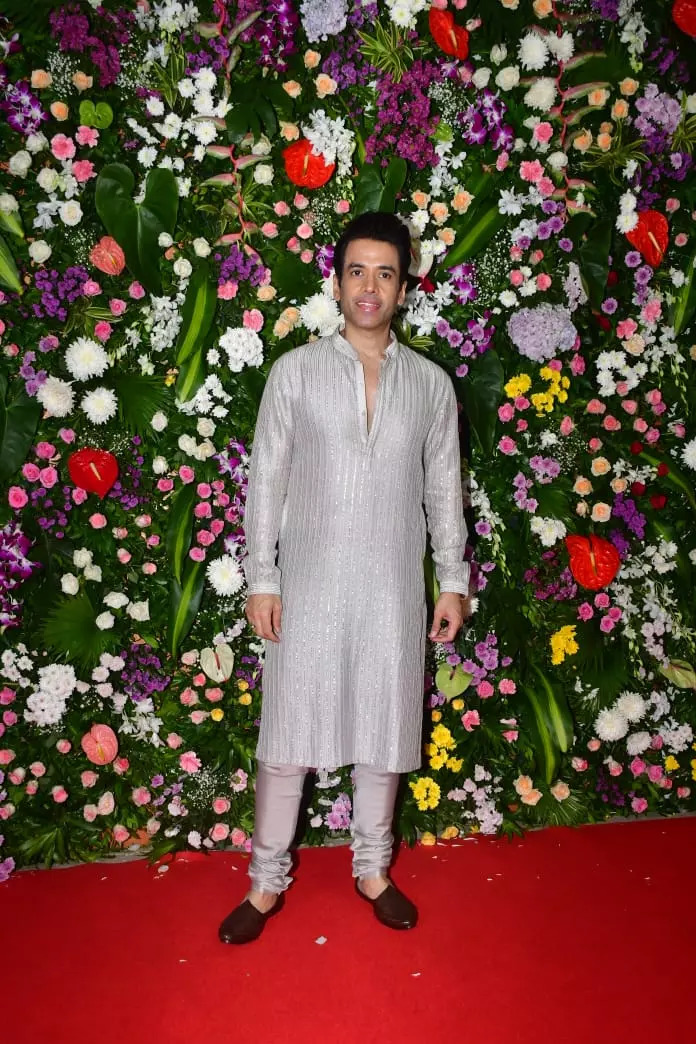 Tusshar Kapoor Stuns In Yet Another Traditional Fit And We Cant Get Over It