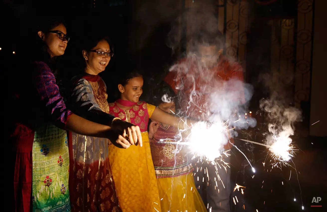 Diwali 2024 When Is Shubh Muhurat For Puja In US, UK, And Canada