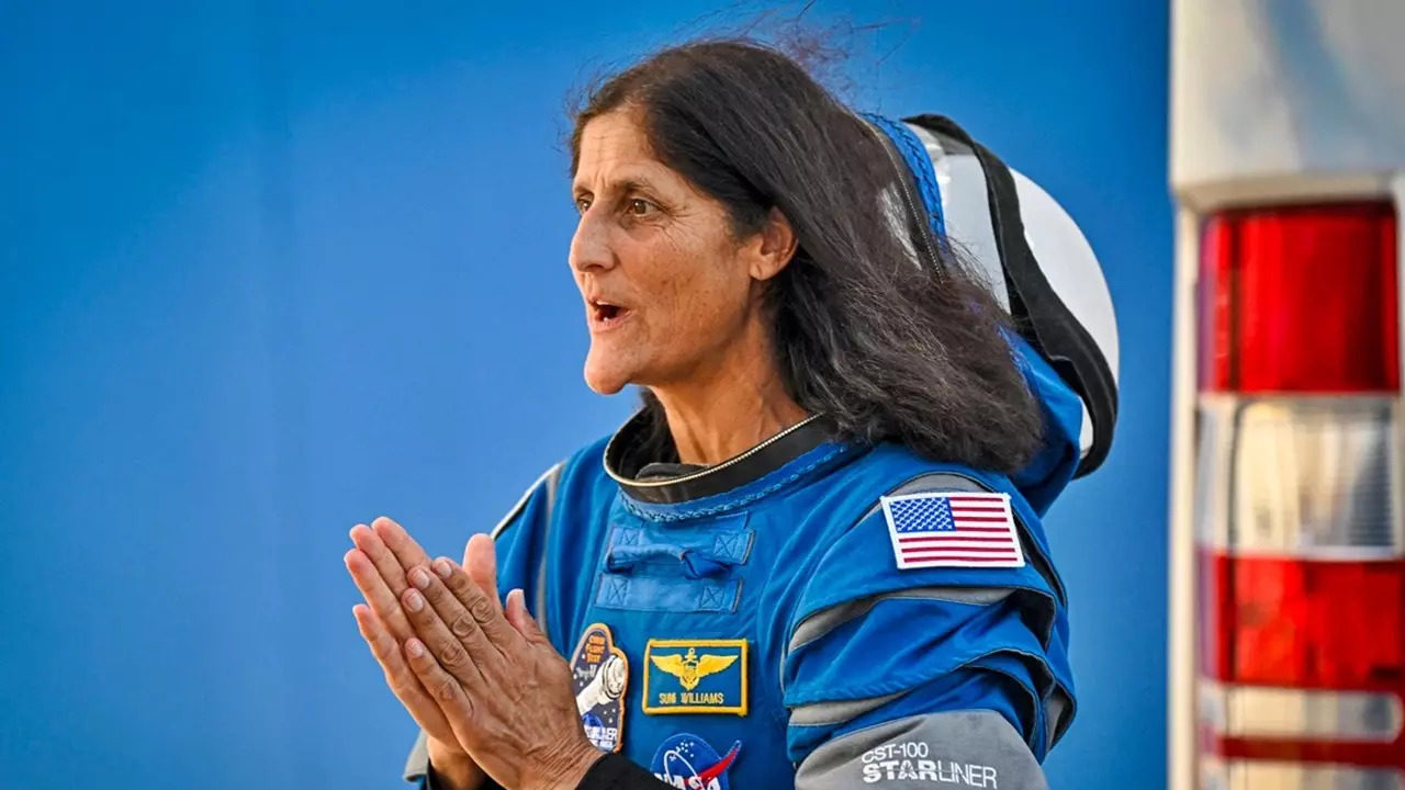 Video: Astronaut Sunita Williams Extends Diwali Wishes From Space | Times  Now