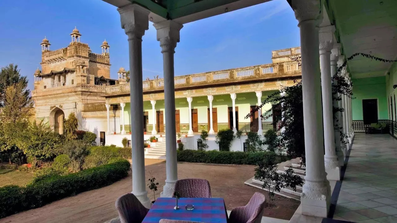 A stay at Piramal Haveli costs around 5625 per night for a Heritage Comfort Twin Room