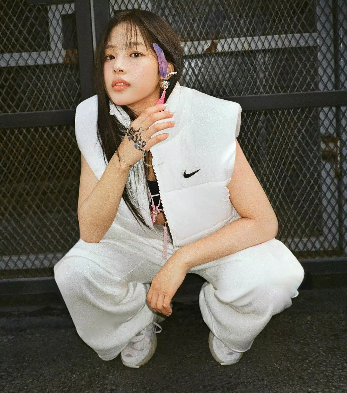 Minji Looks Dapper In Matching White Track Pant And Puffer Jacket