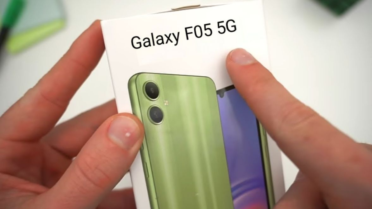 3 SAMSUNG Galaxy F05