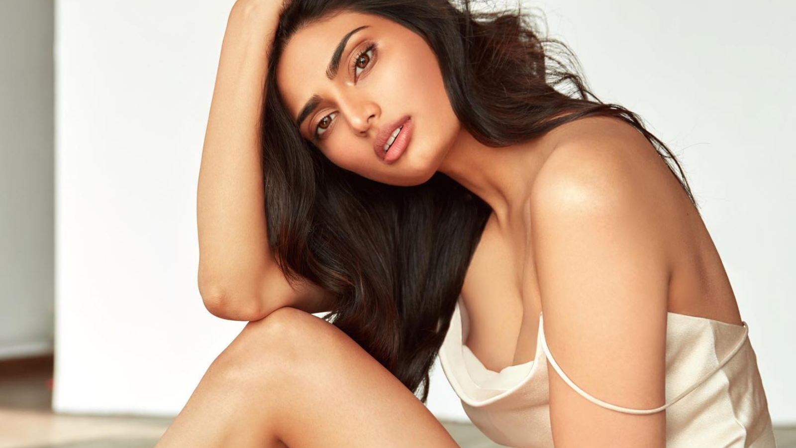 Athiya Shettys Glam Is Taking Over Internet 