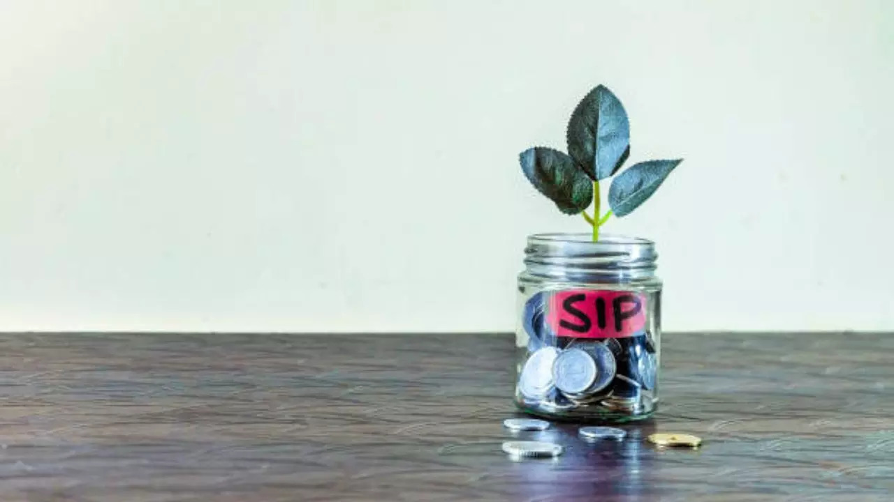 Want To Become Crorepati In 10 Years Heres How to Build Your Wealth With SIP And Step-Up SIP