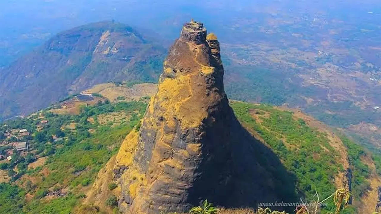 कलावंतीण दुर्ग