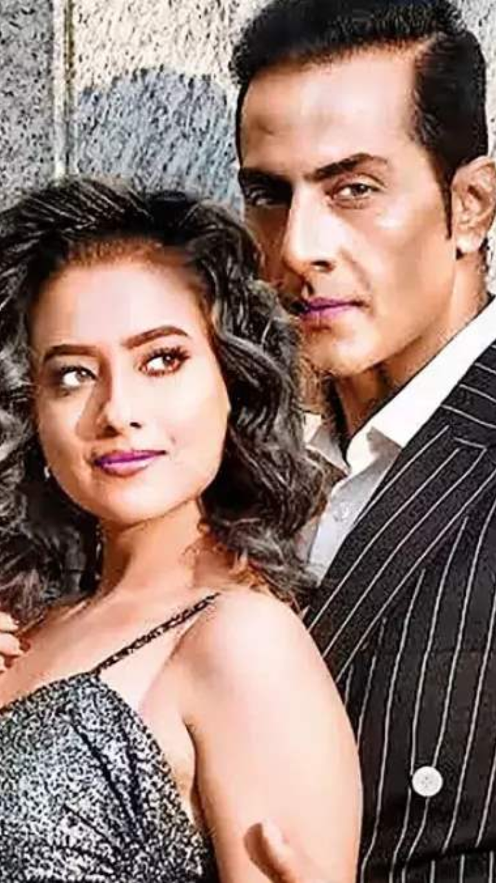 Sudhanshu Pandey And Madalsa Sharma 