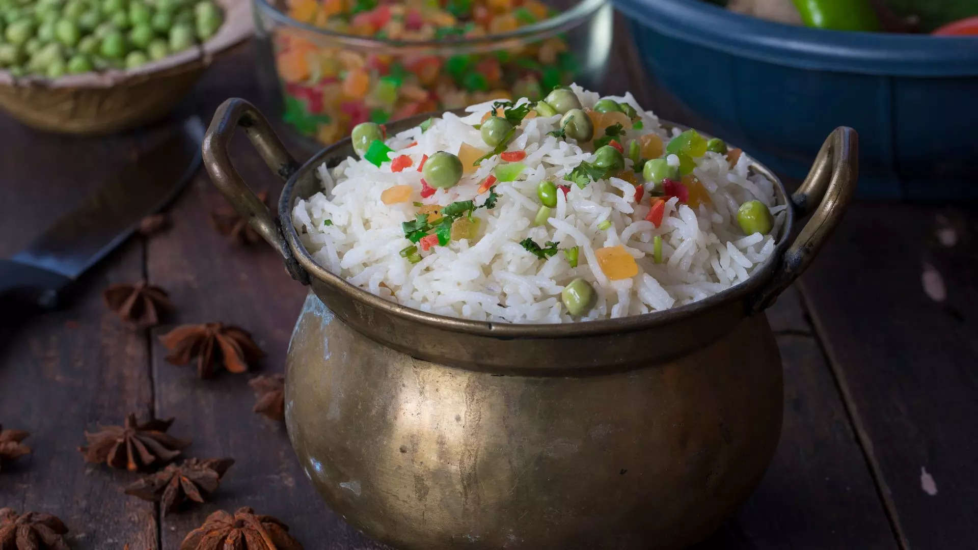 ಅಕ್ಕಿ ಮತ್ತು ಮಸಾಲೆ ಮಿಕ್ಸ್ ಮಾಡಿ