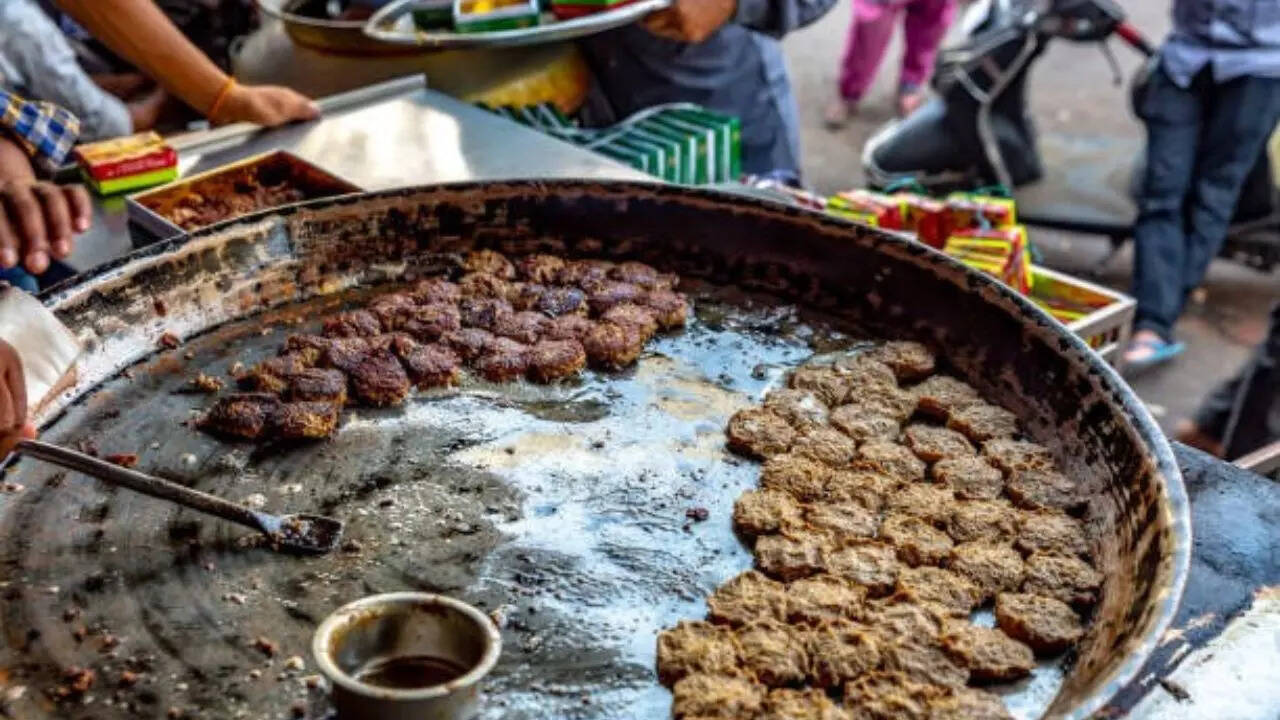 Lucknow's Street Food Credit Canva Lucknow's Street Food Credit Canva