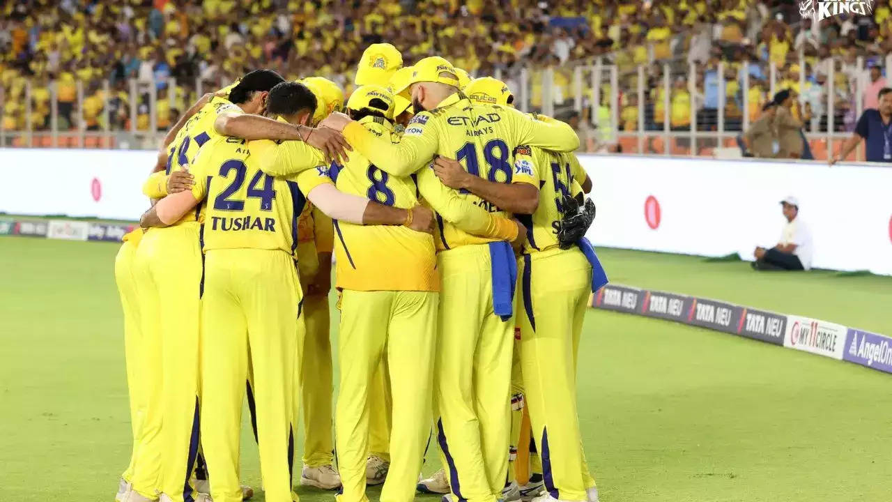 CSK कडे किती रक्कम  