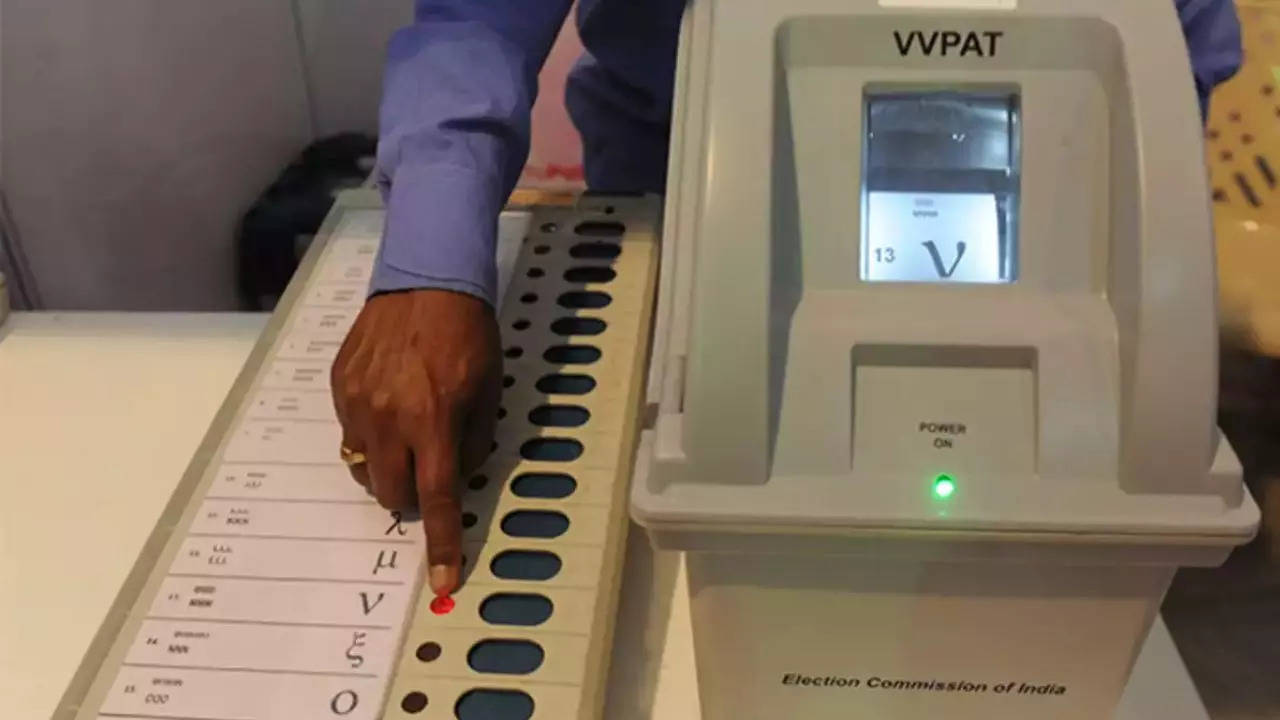 बटन दाबल्यानंतर VVPAT तपासा