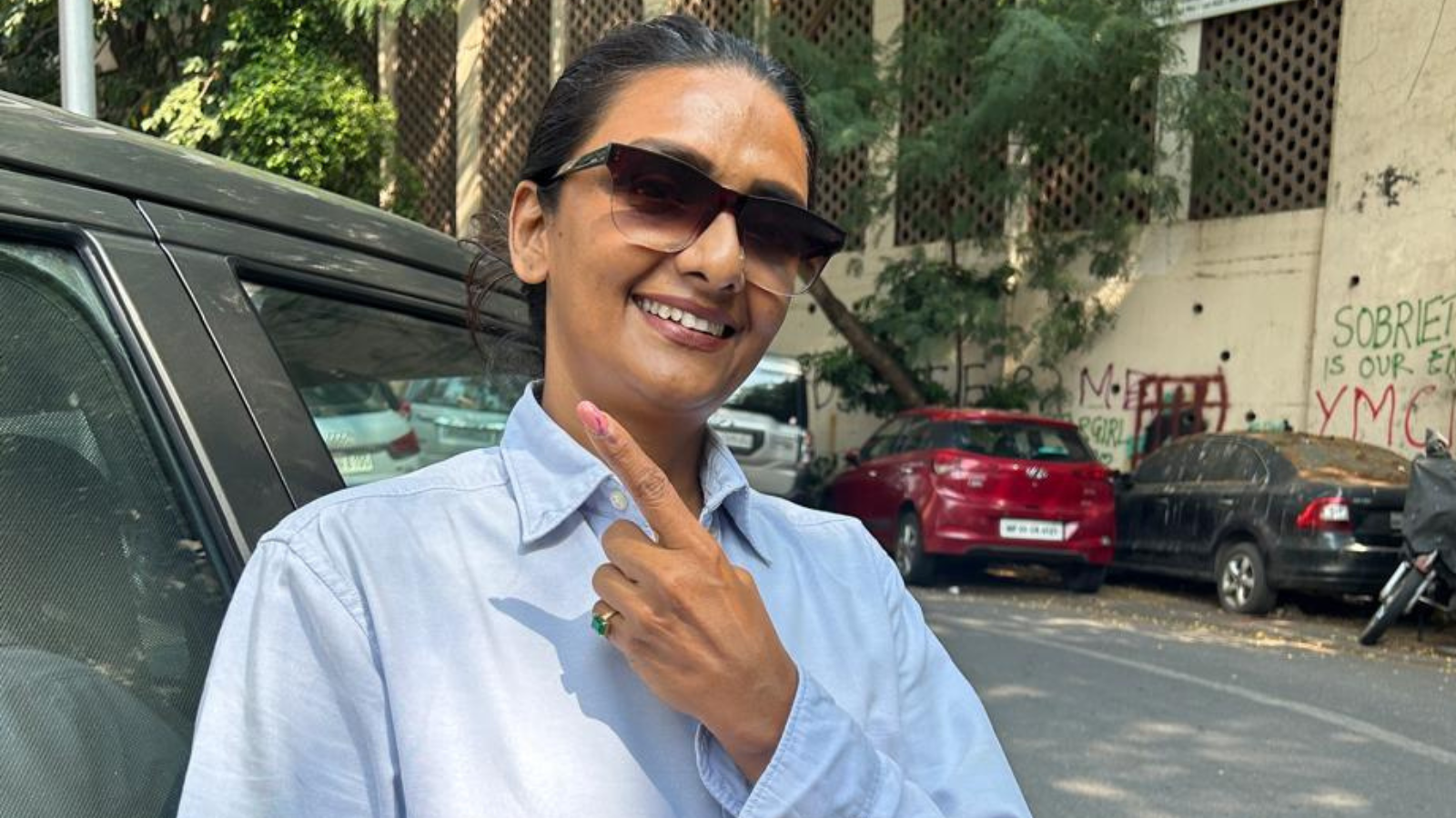 Maharashtra Elections 2024 Shanthi Priya Urges Fans To Cast Vote, Says