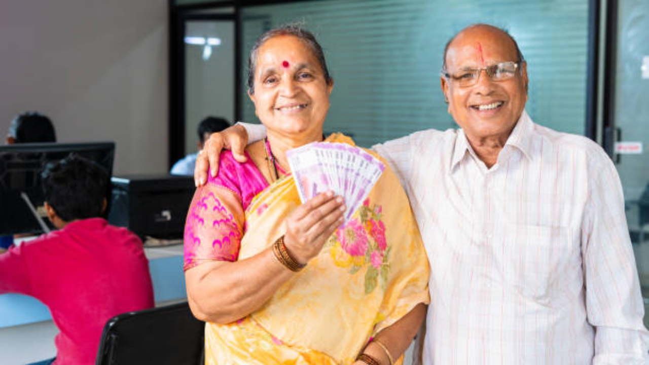 strongSBIs Senior Citizen FD Rates strongFor Rs 3 Lakh Rs 6 Lakh and Rs 9 Lakh Investments