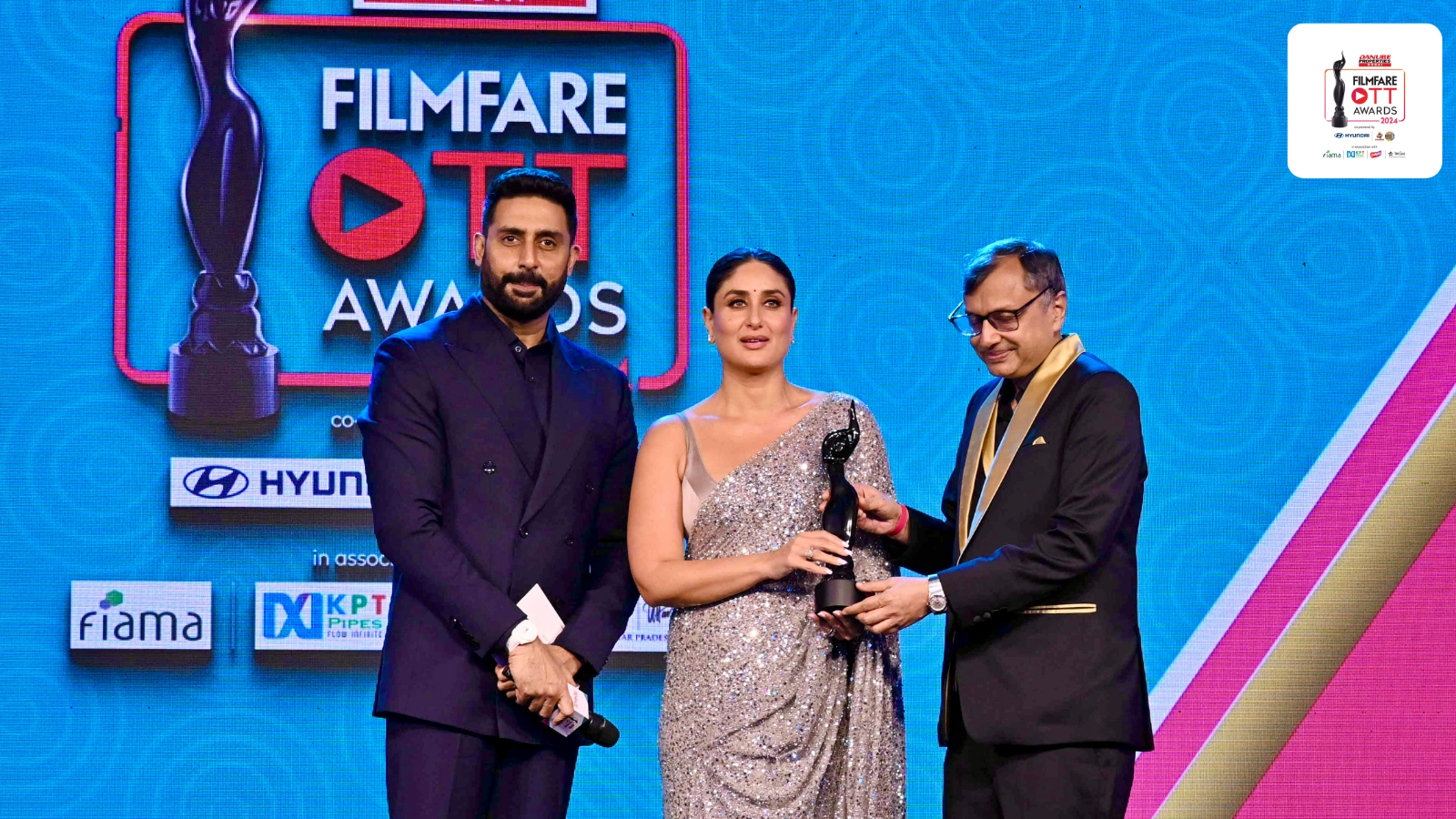 Abhishek Bachchan Kareena Kapoor Khan Share Stage