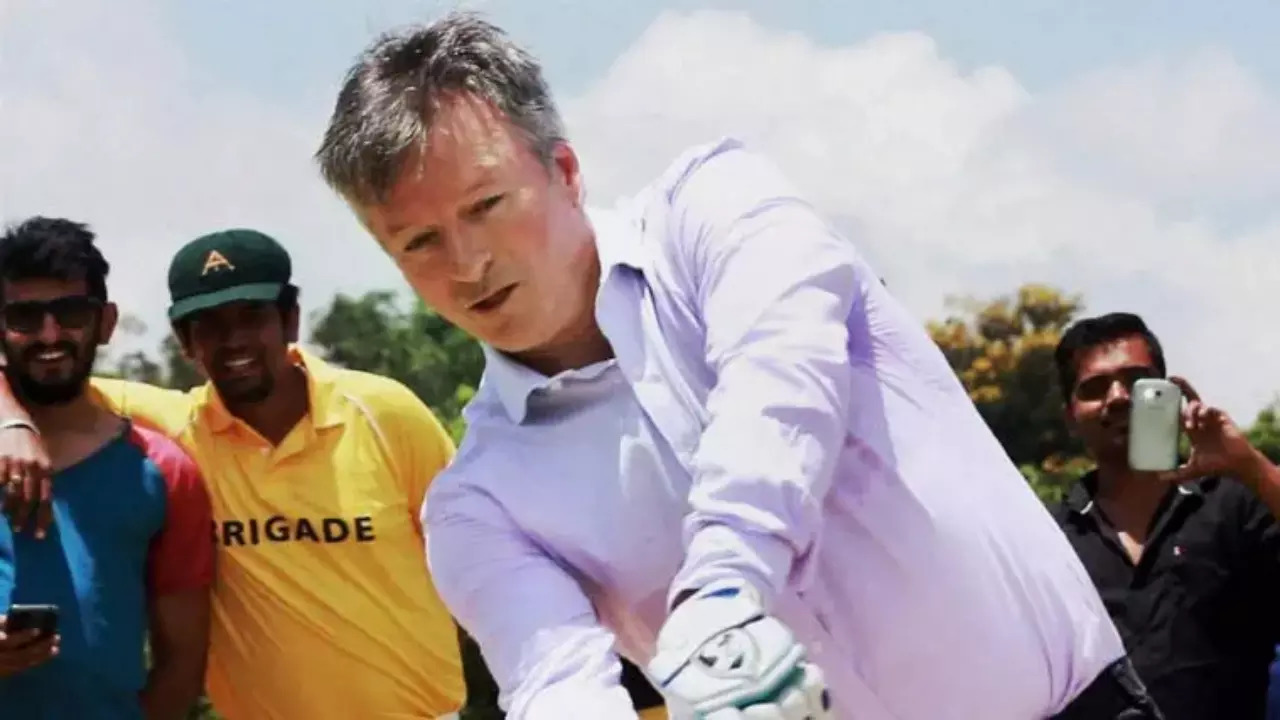 Steve Waugh- 32