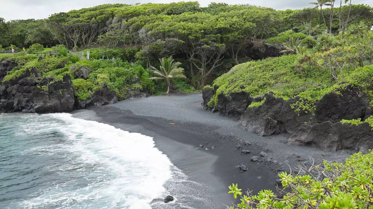 The formation of the Black Beaches can be traced back to the volcano Credit Canva