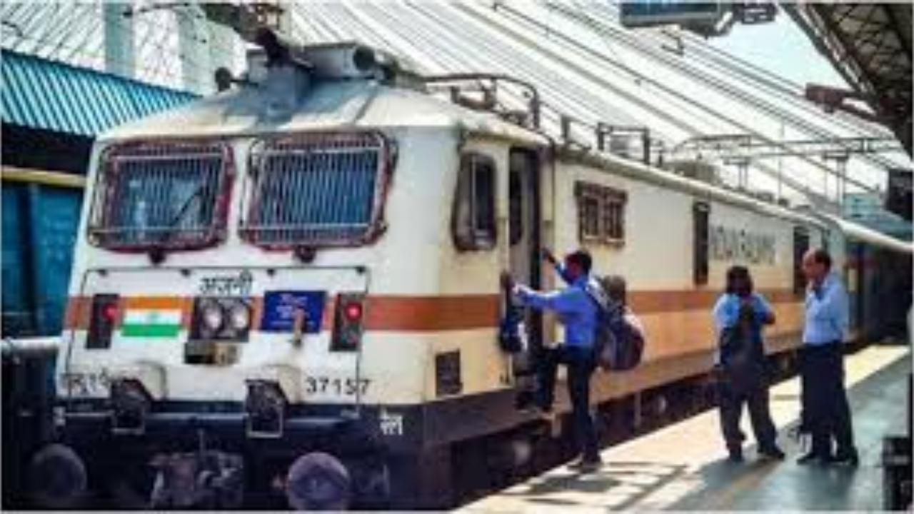 IRCTC वेबसाइटवरून PNR स्टेटस चेक करा