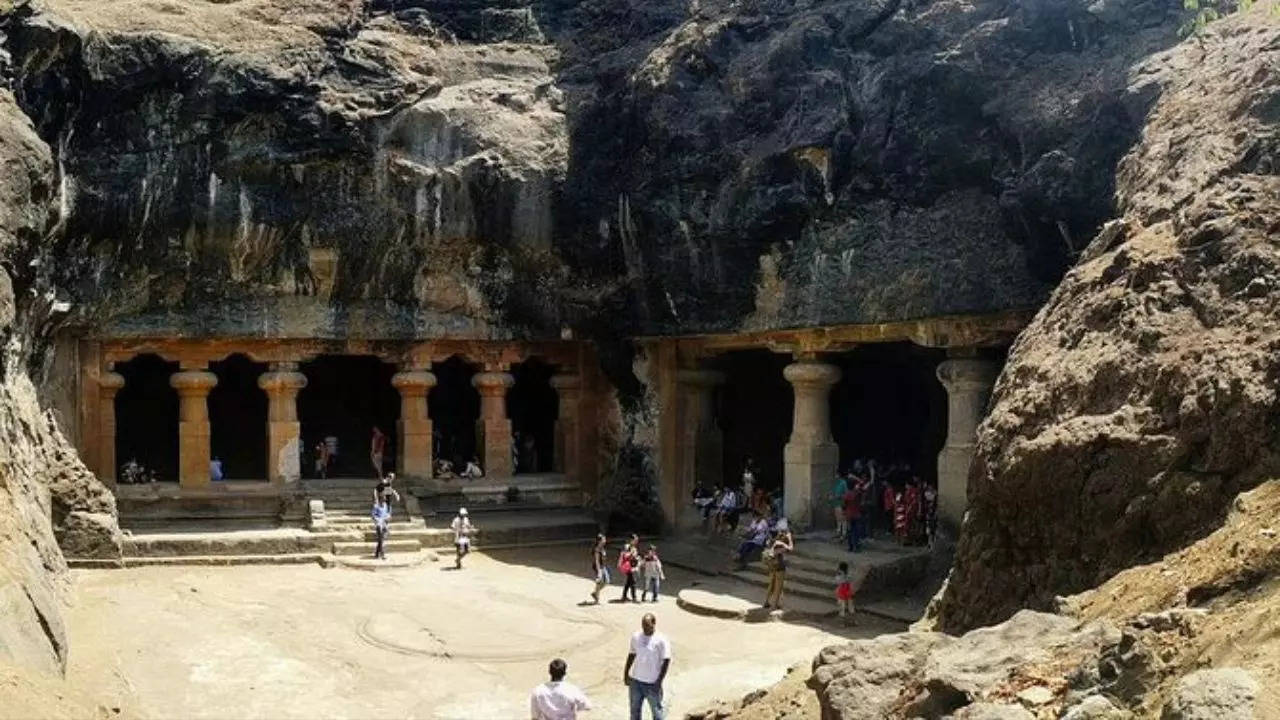 एलिफंटा लेणी Elephanta Caves अंदाजे वेळ 130 तास