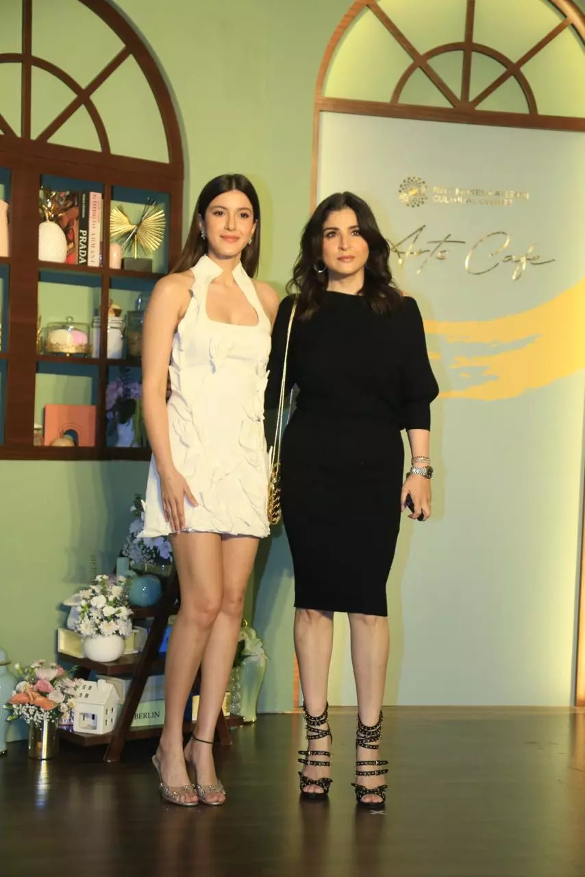 Maheep Kapoor And Shanaya Kapoor