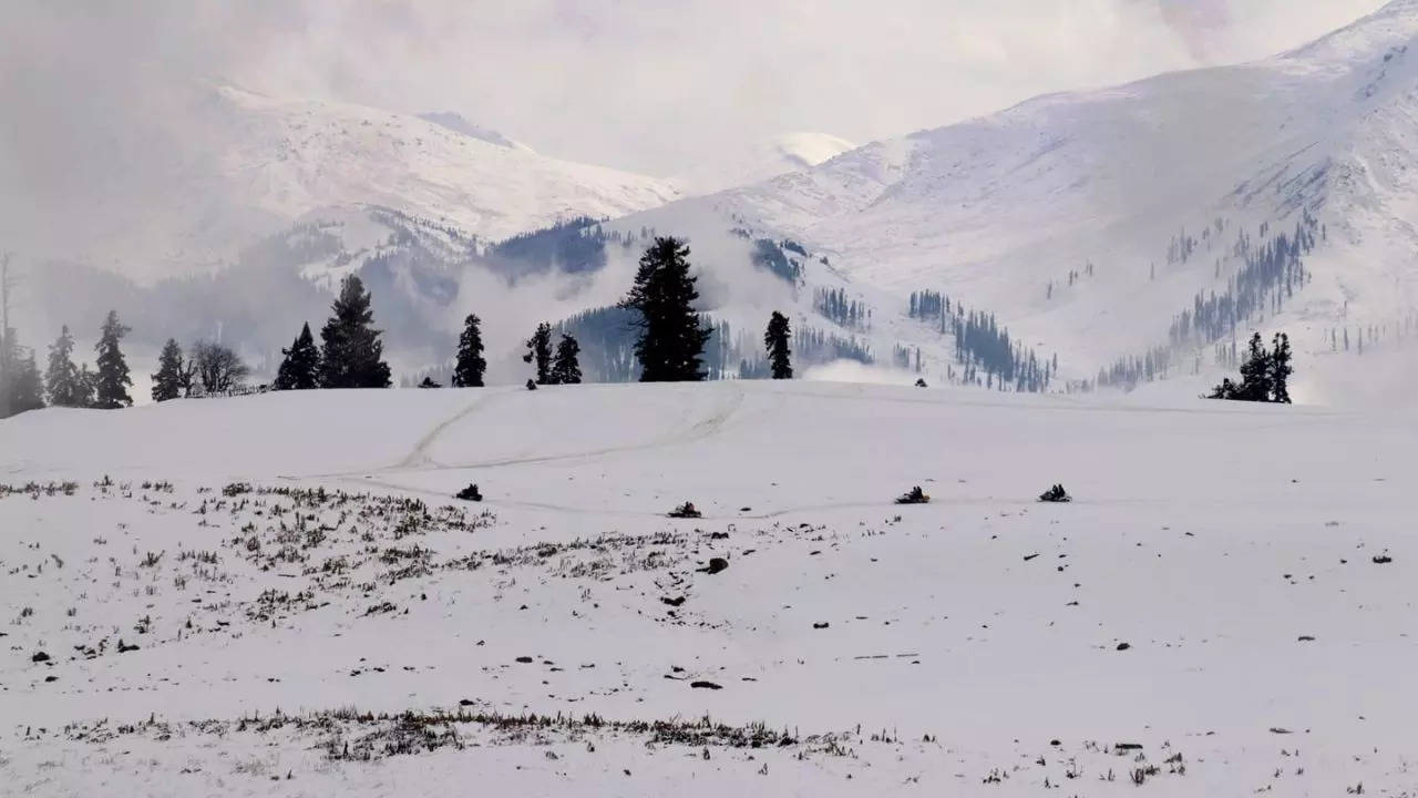 Now is the right time for snow adventure in Kashmir