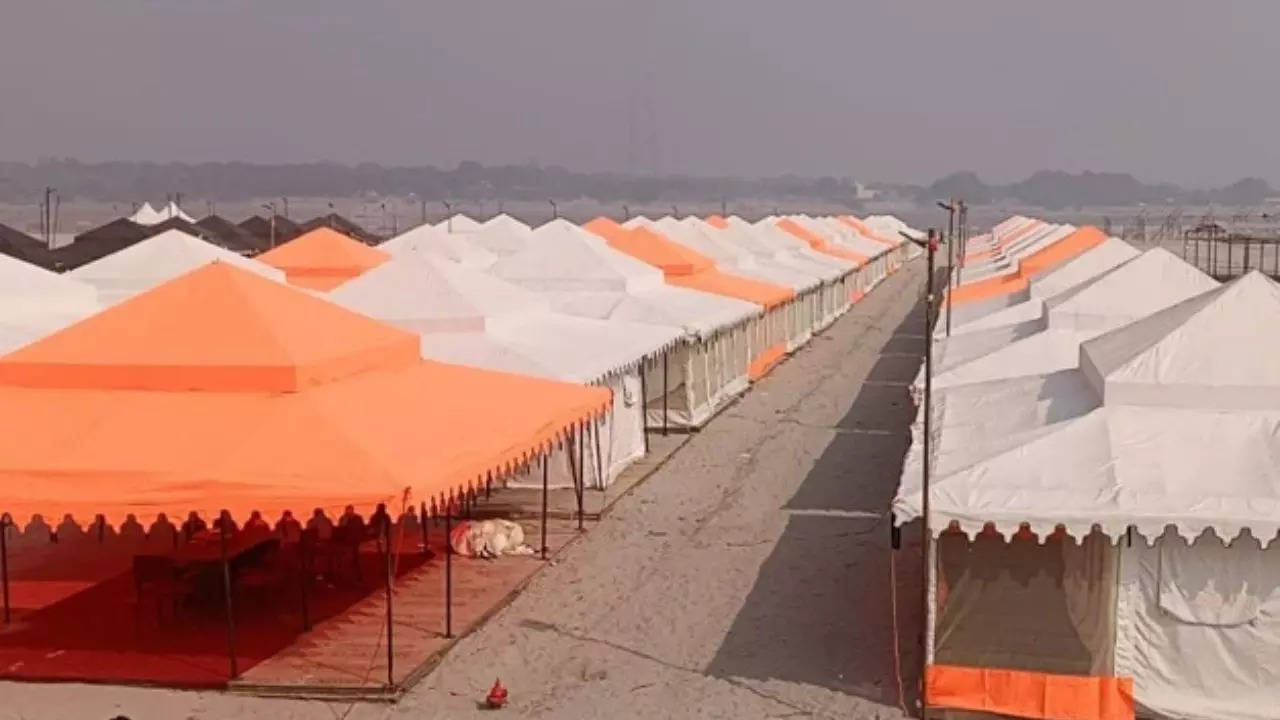 Heading To Maha Kumbh 2025? Here's How You Can Book Luxurious Tents By