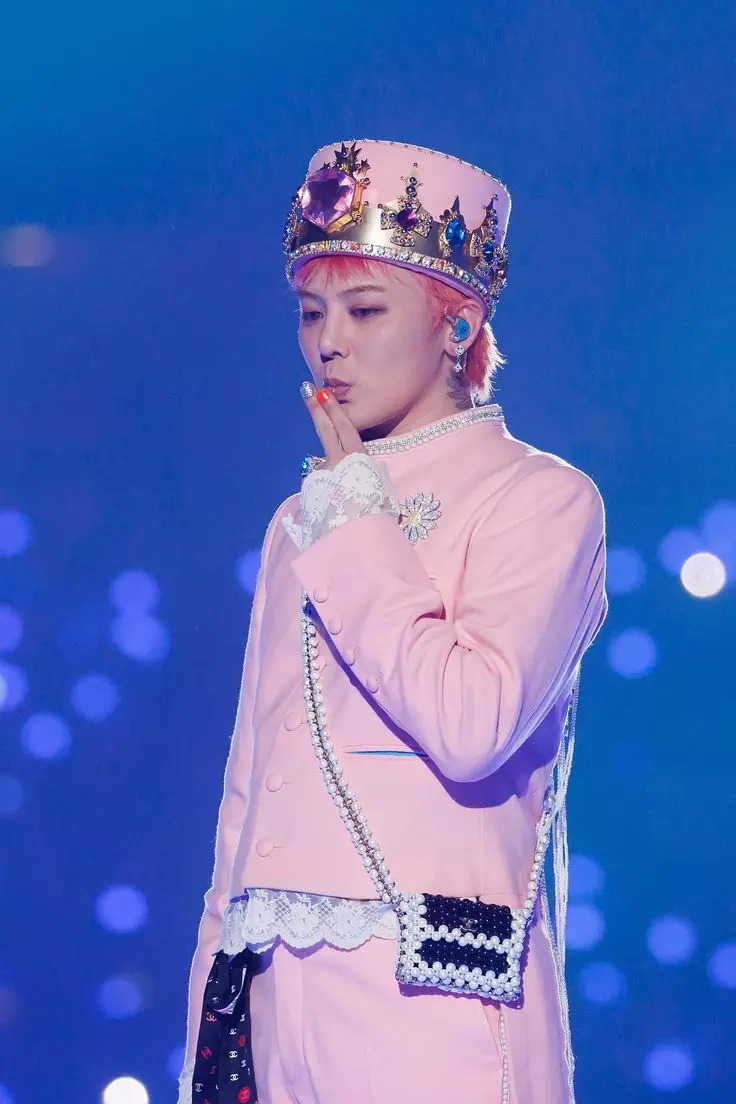 BIGBANGs G-Dragon continues to shine as he takes up the second position