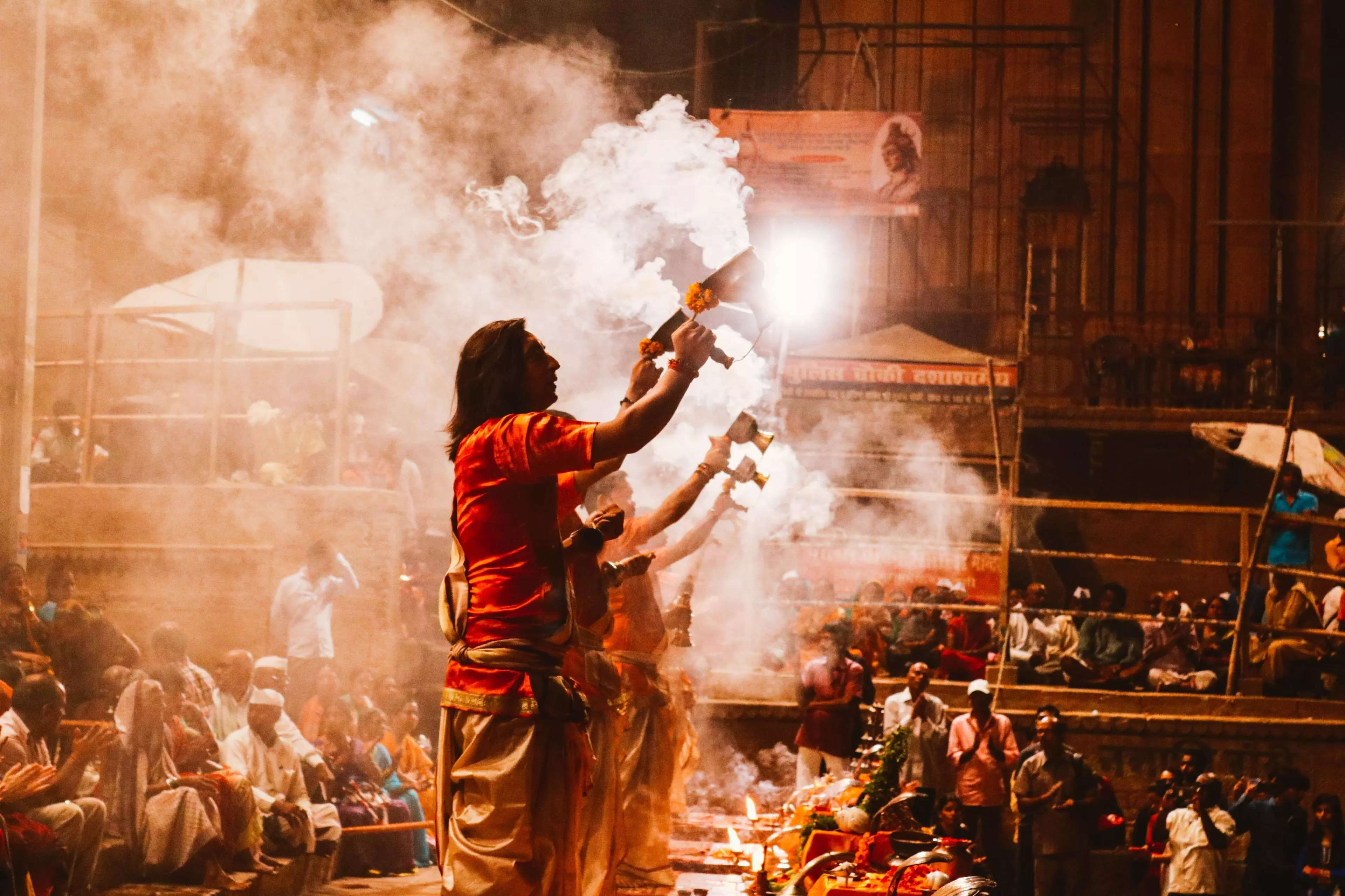 தினமும் லட்சகணக்கானவர்கள் வருகை