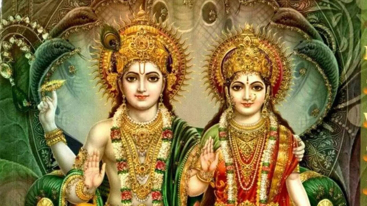 Vaikuntha Ekadashi 2025 వైకుంఠ ఏకాదశి రోజున ఈ 5 పనులు చేస్తే చాలు మీ నట్టింట్లో లక్ష్మీ దేవి తాండవం చ ేయడం ఖాయం