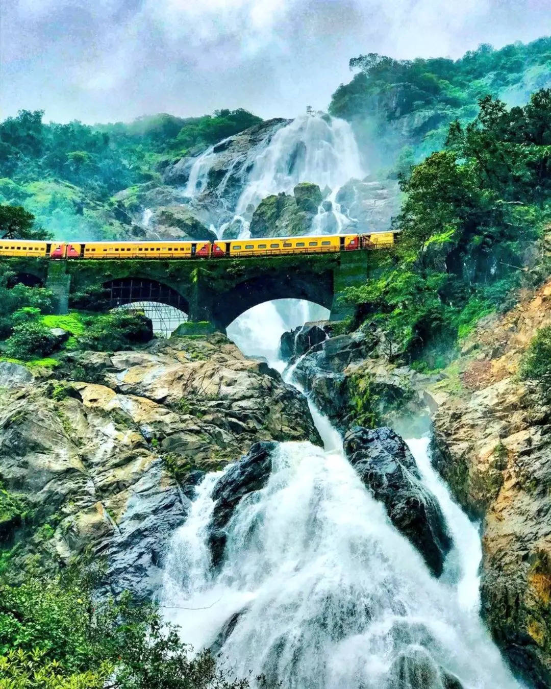 ದೂಧಸಾಗರ್ ಜಲಪಾತ