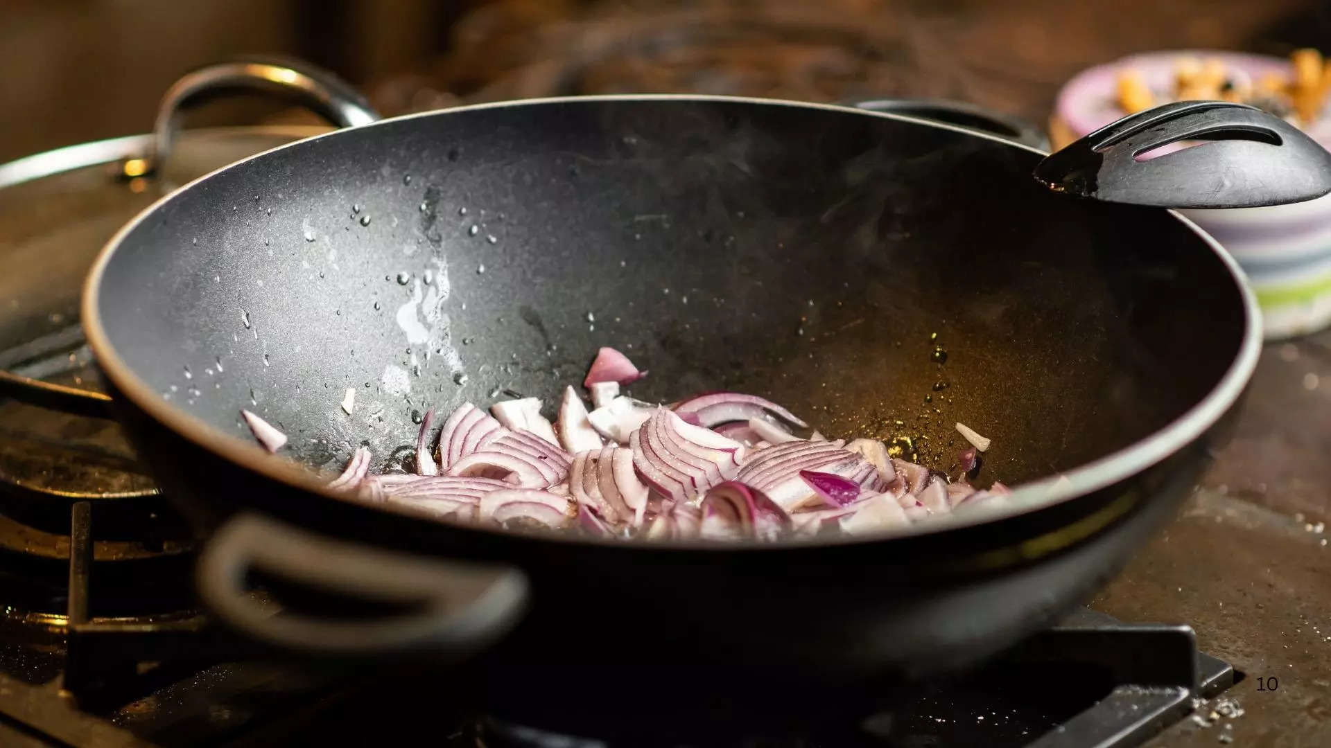 ಈರುಳ್ಳಿ ಹುರಿಯಿರಿ