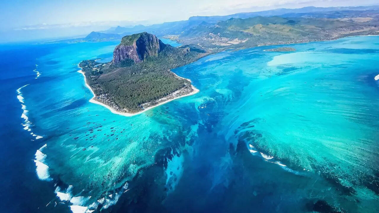 Underwater waterfall confusion credit canva Underwater waterfall confusion credit canva