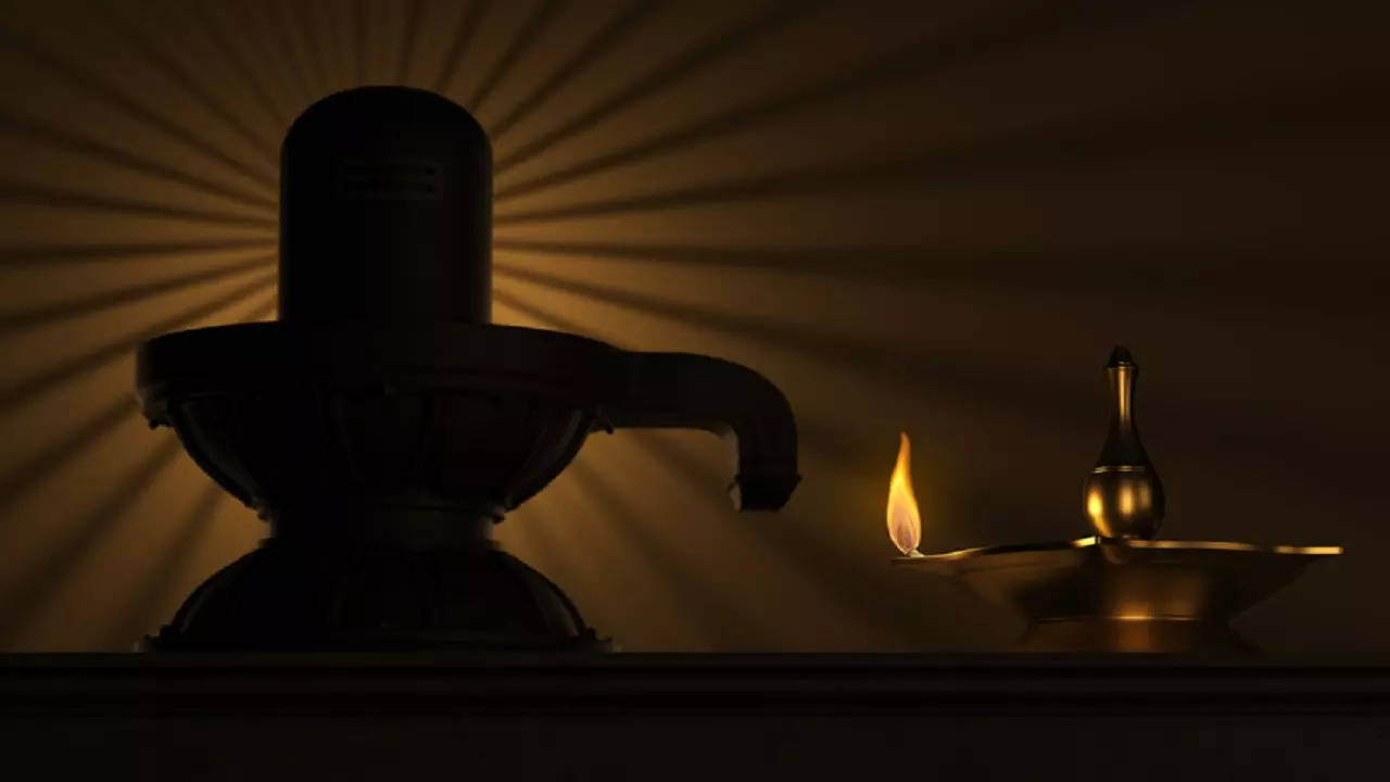 Here's how you can do Shiva Puja at home