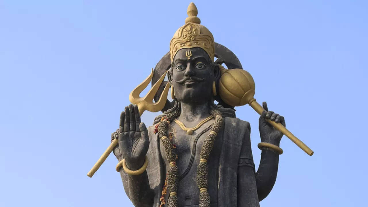 Saturday Prayers Seek The Blessings Of Shani Dev By Chanting These Mantras