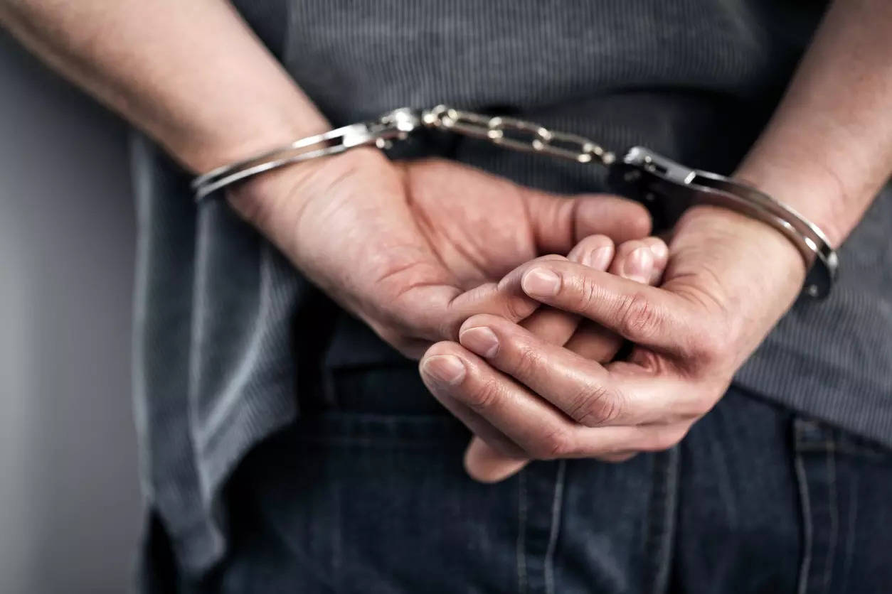 Five arrested from Northeast Delhi for stealing Rs. 1.1 crore at gunpoint