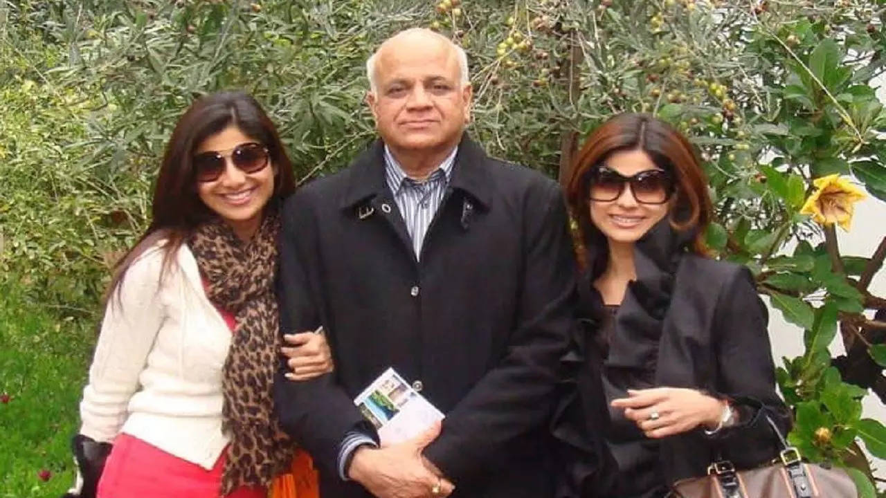 (Left to right) Actress Shilpa Shetty, father Surendra and sister Shamita