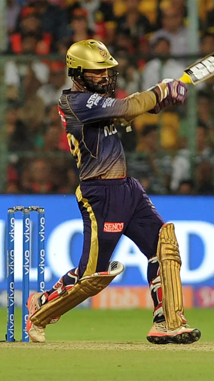 10 Dinesh Karthik