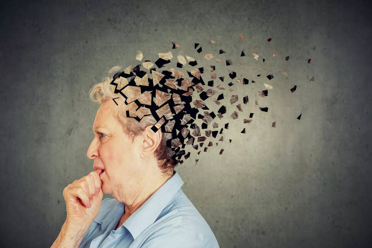 Dementia women ageing brain memory loss cognitive skills