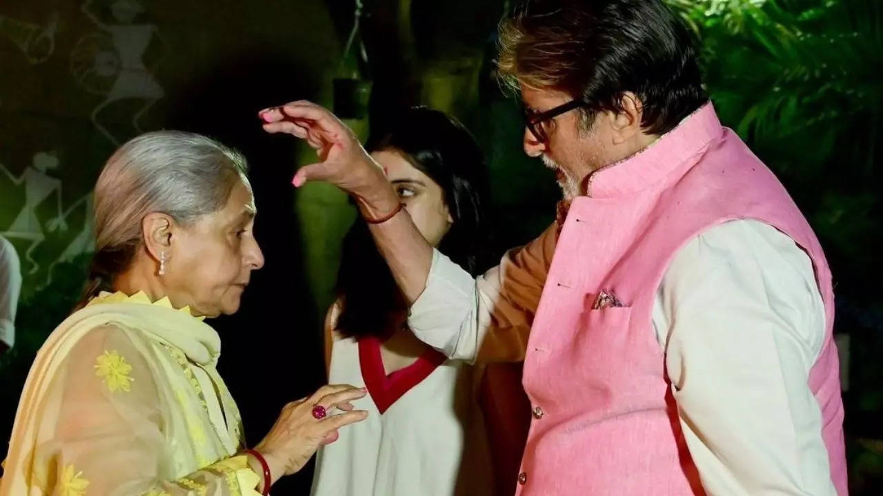 Jaya and Amitabh Bachchan's Holi celebration