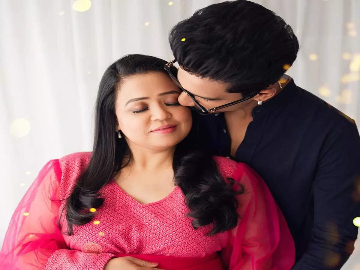 Mommy-to-be Bharti Singh flaunts baby bump in latest pics; shares sweetest note on Holi