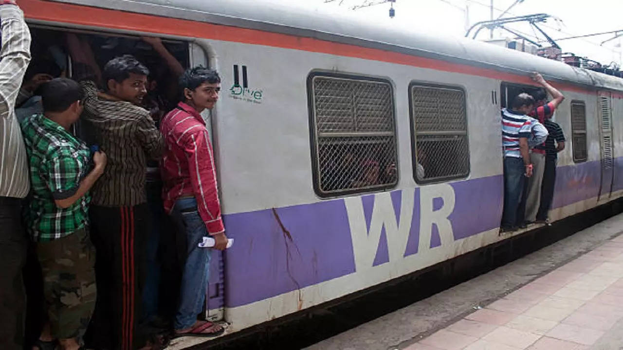 Passenger footfall increases in Mumbai local trains
