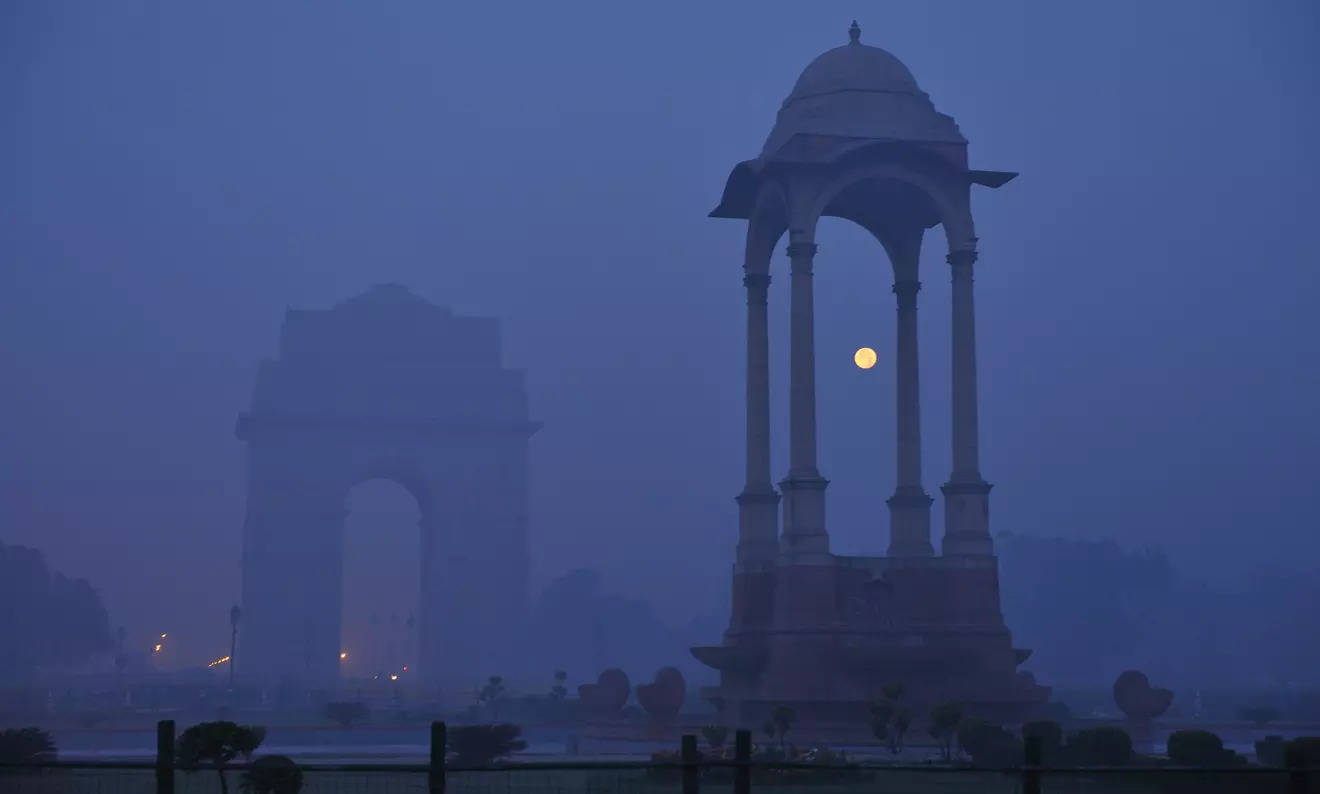 Full Moon over India Gate at Dawn | Image courtesy: iStock/Naresh Sharma