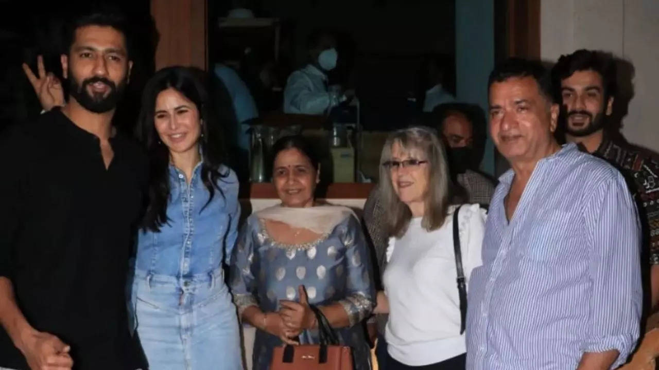 Katrina Kaif, Vicky Kaushal step out for dinner with their families