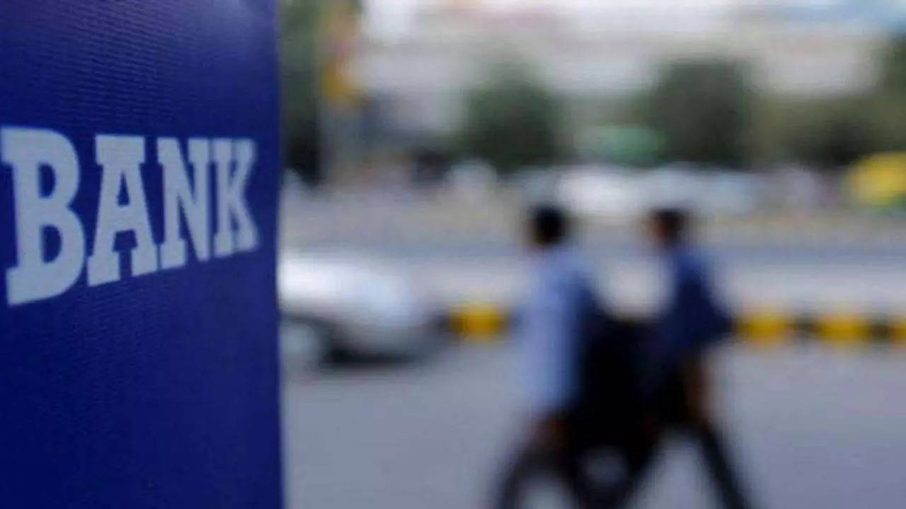 Bank Holidays in April: Banks to be closed on 9 days, 2 long weekends during month