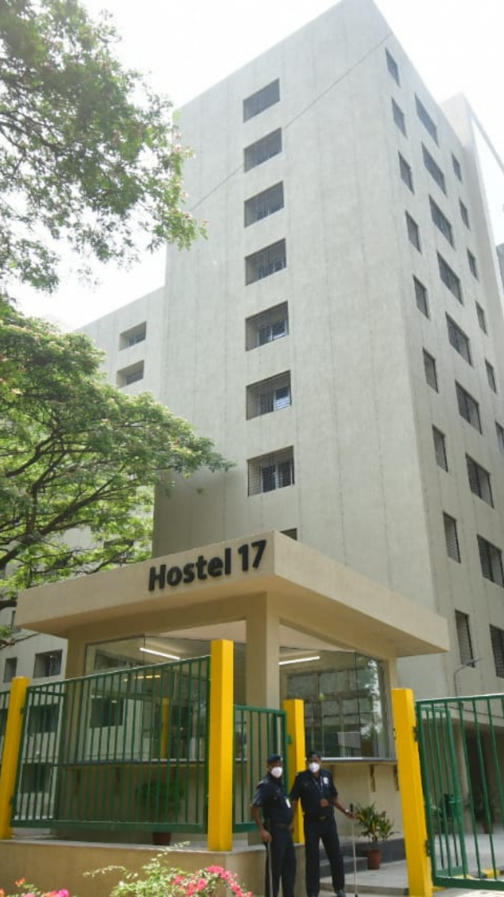 Features of Hostel 17